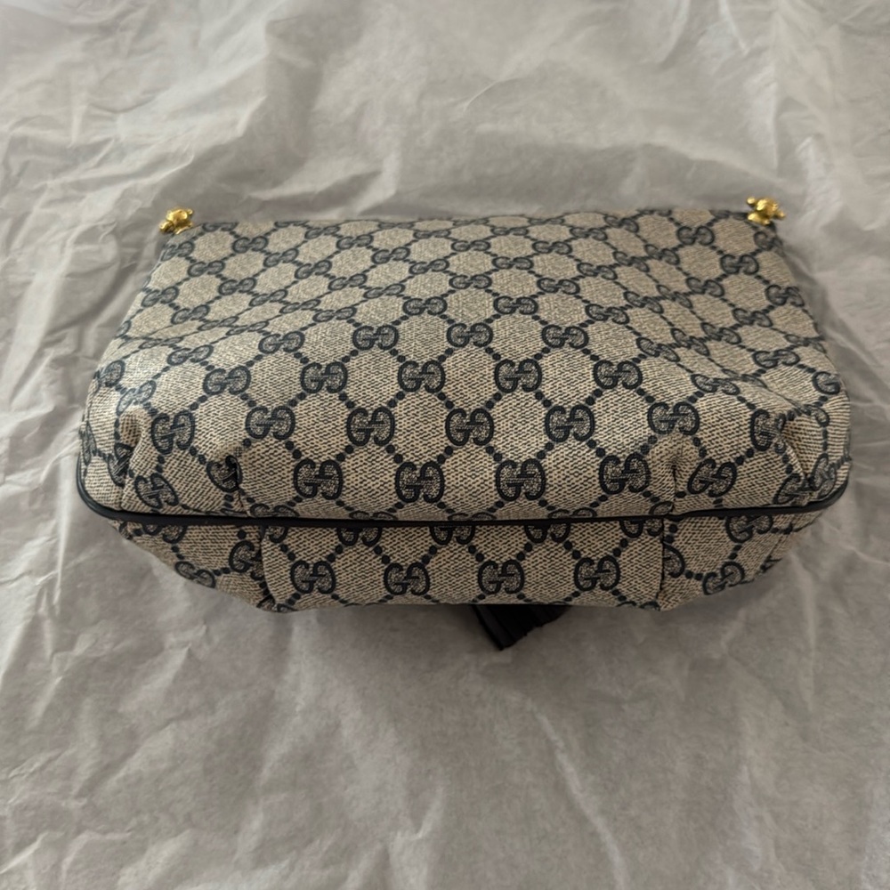 VINTAGE Gucci Blue and Cream Bag w/ Signature Monogram - Picture 3 of 10